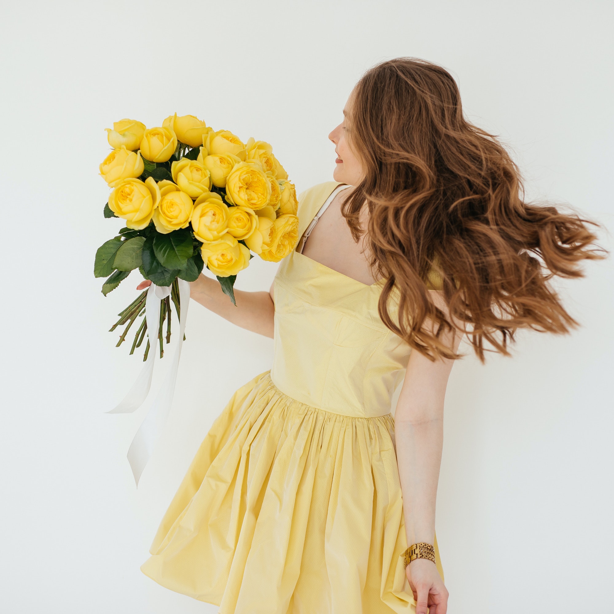 Żółta sukienka na wesele – najlepsze odcienie, fasony i stylizacje |  Saler.pl - Wyprzedaż i promocje modowe