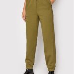 gestuz-spodnie-dresowe-rubigz-10905447-zielony-loose-fit