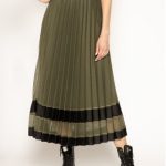 laurel-spodnica-plisowana-71006-zielony-regular-fit