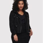 only-carmakoma-kurtka-z-imitacji-skory-sherry-15192840-czarny-regular-fit