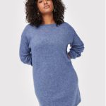 only-carmakoma-sukienka-dzianinowa-abbi-15245565-niebieski-relaxed-fit