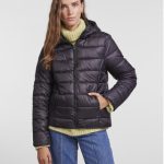 pieces-kurtka-przejsciowa-birdie-17127378-czarny-regular-fit