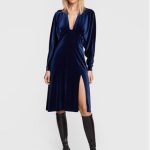 undress-code-sukienka-koktajlowa-date-night-483-granatowy-slim-fit