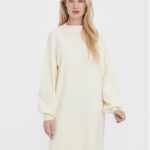 vero-moda-sukienka-dzianinowa-nancy-10249116-ecru-relaxed-fit